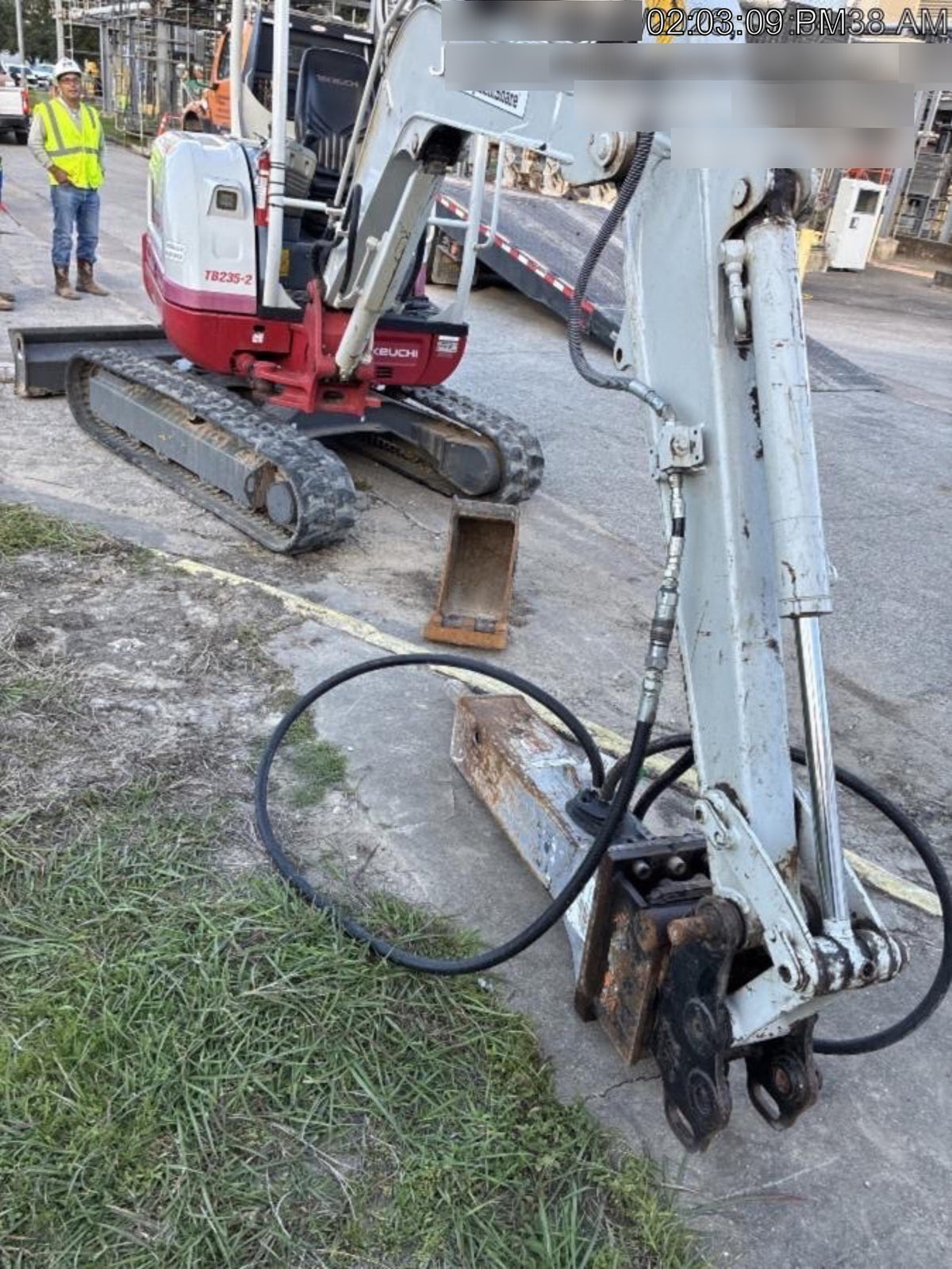 2022 TAKEUCHI TB235-2R