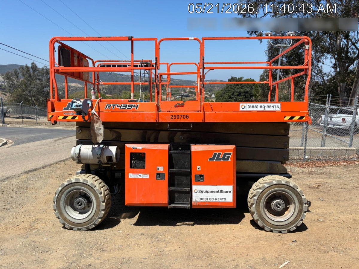 2022 JLG 4394RT
