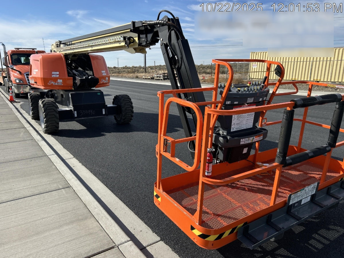 2025 JLG 660SJ