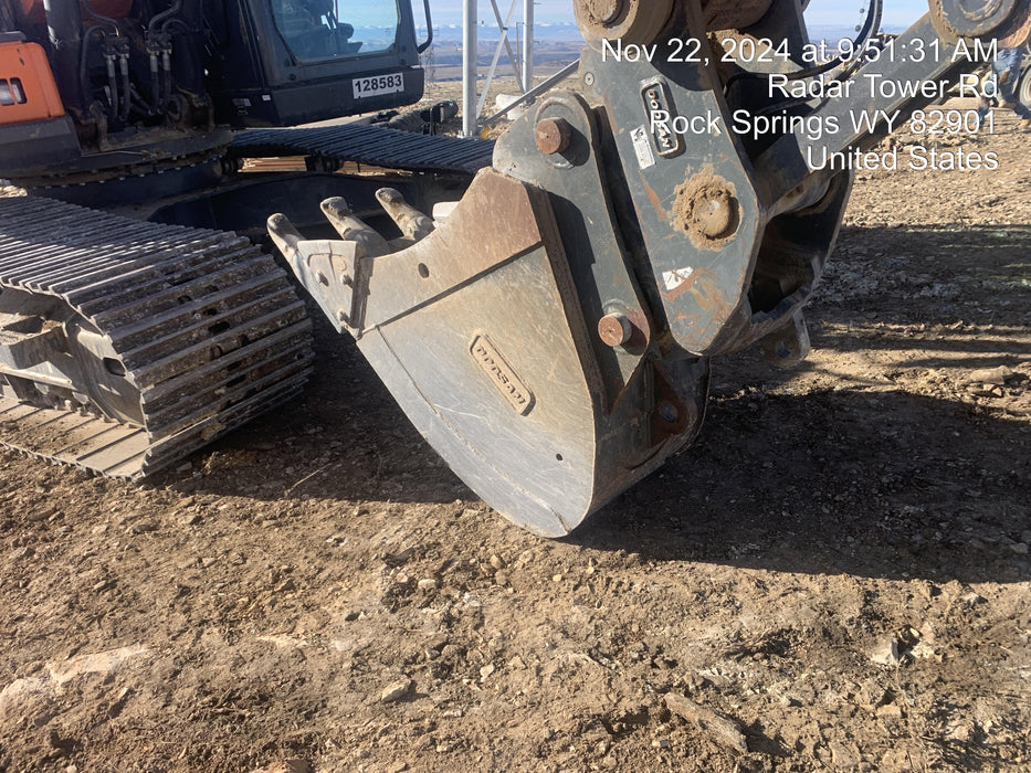 2020 DOOSAN 24" Bucket-Doosan