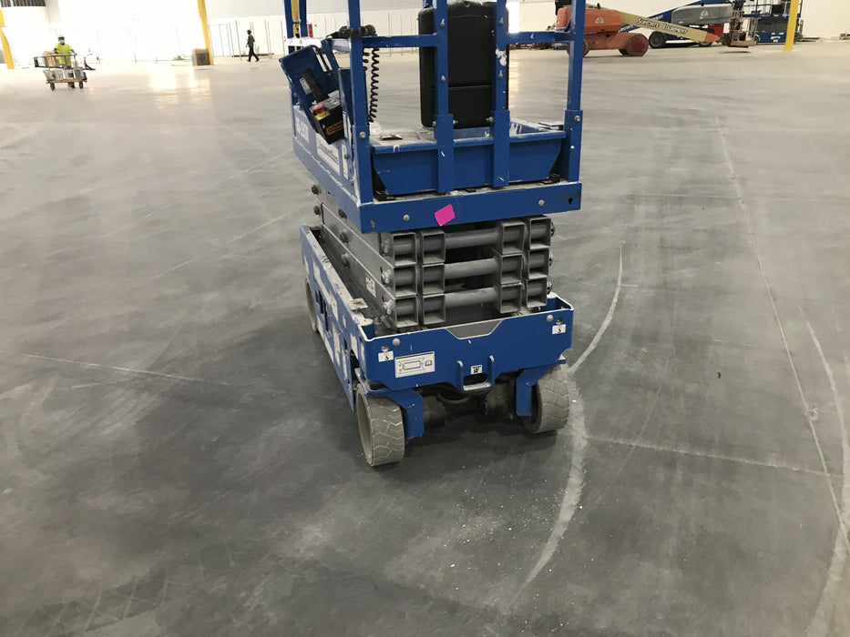 2019 Genie GS-1930 Fixed rails with chain Entry