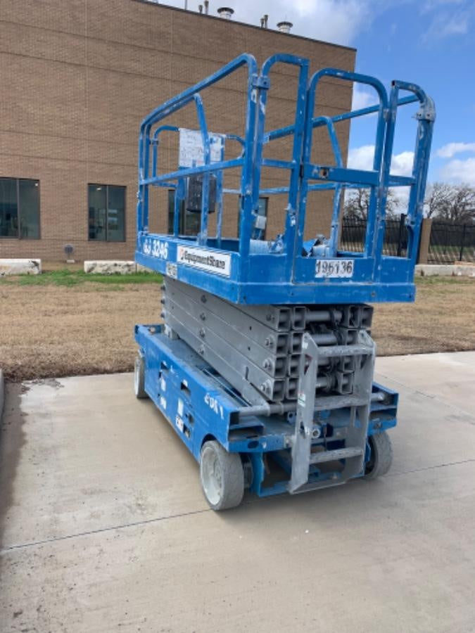 2021 GENIE GS-3246