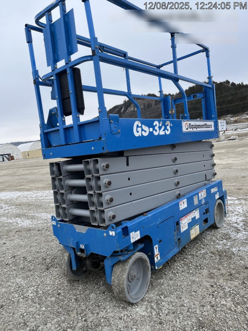 2020 Genie GS-3232 Standard, Folding half height swing gate, 800W Inverter