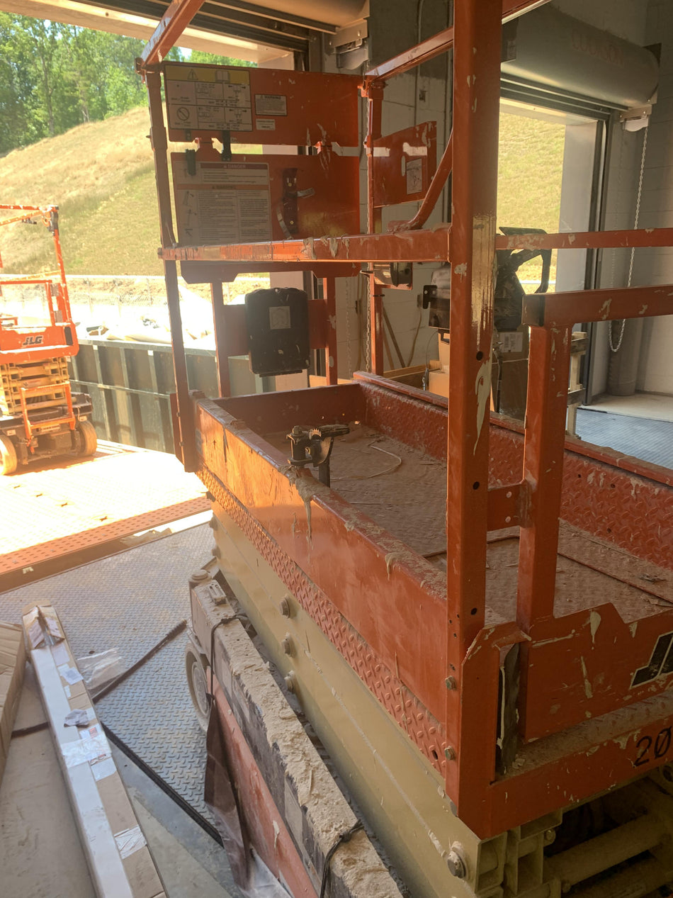 2022 JLG ES1932