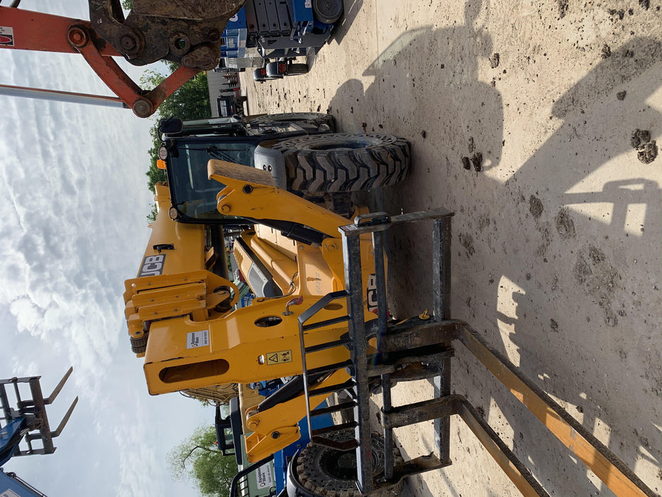 2019 JCB 510-56 JCB 510-56 Telehandler 74 HP w/CAB/HVAC, Beacon, Worklights, Aux Hydraulics, Solid Tires, 72" Carriage/Forks