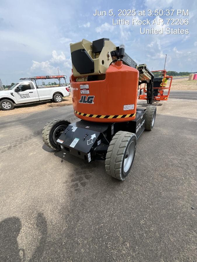 2025 JLG E450AJ