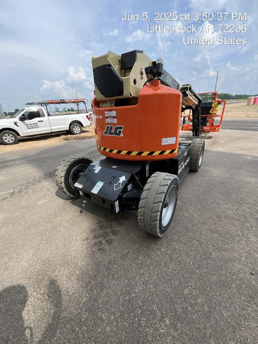 2025 JLG E450AJ