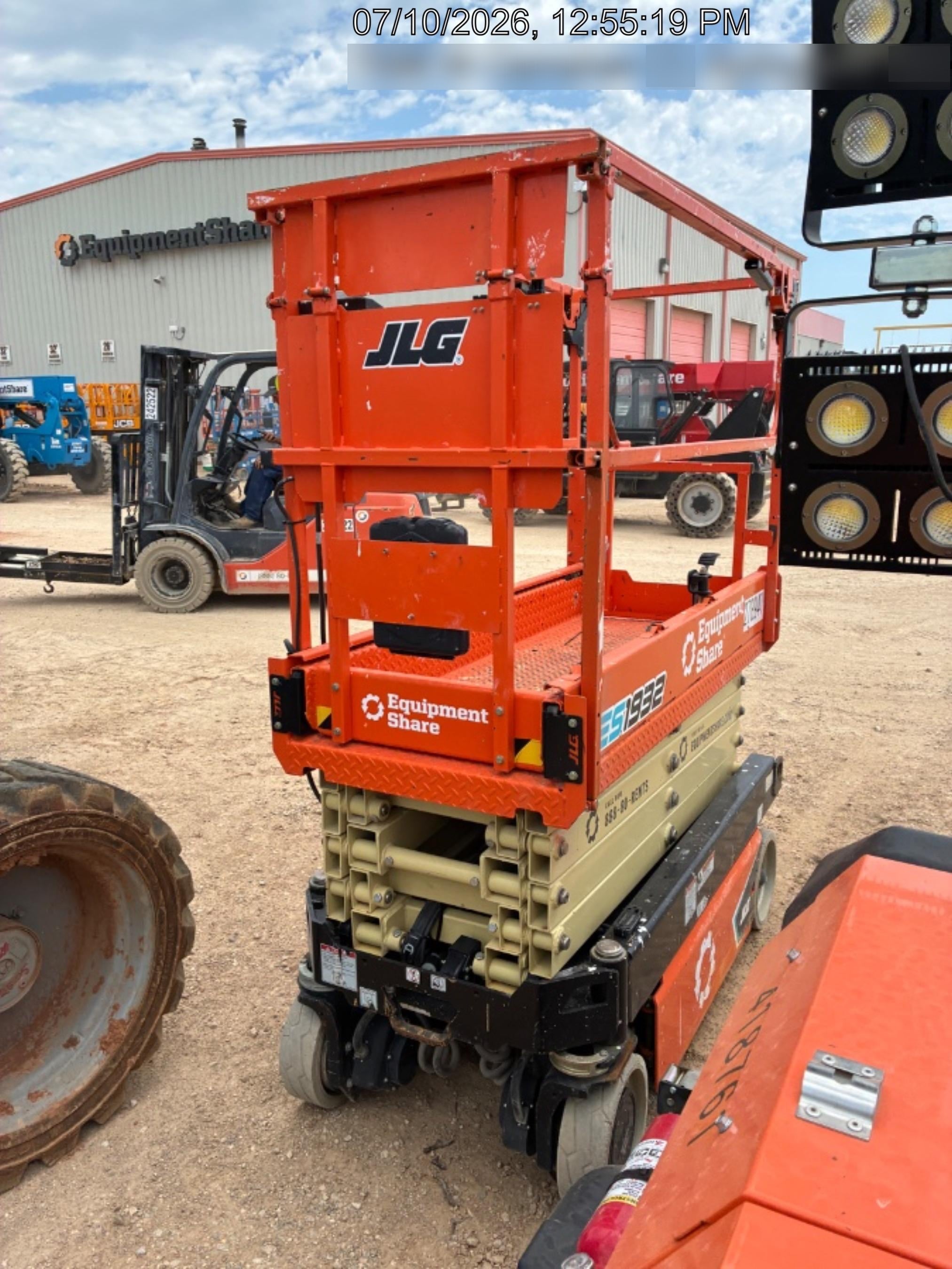 2022 JLG ES1932