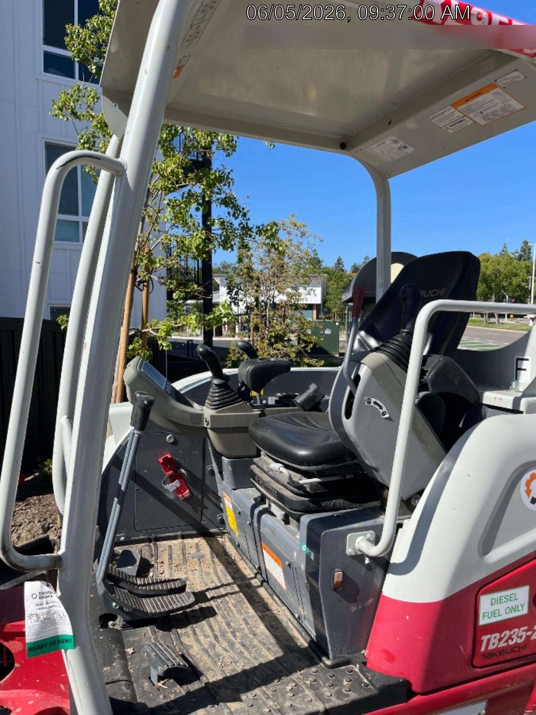 2022 TAKEUCHI TB235-2R
