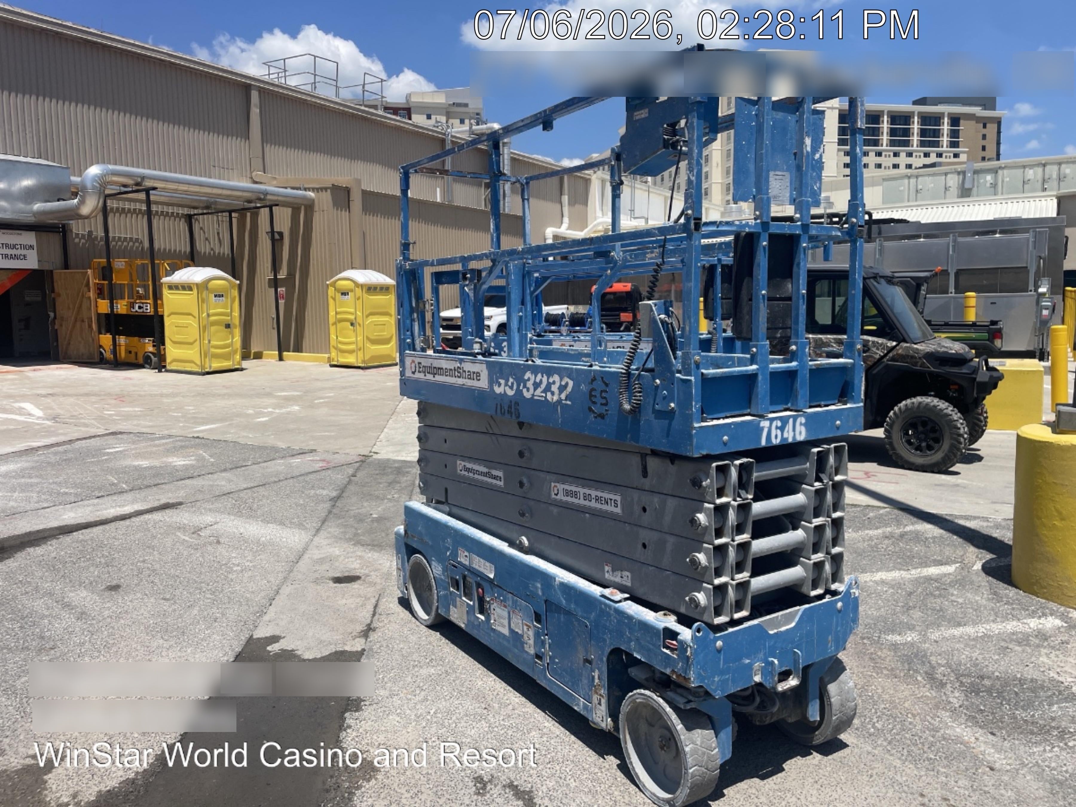 2017 Genie GS-3232 Genie GS3232 Lift w/Folding Rails and Swing Gate