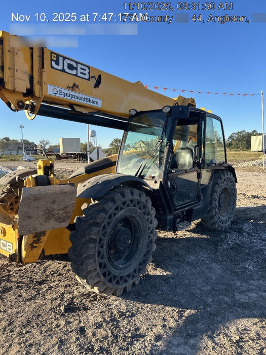 2019 JCB 512-56 74 HP w/CAB/HVAC, Beacon, Aux Hydraulics, Worklights, Solid Tires w/60" Carriage/Forks