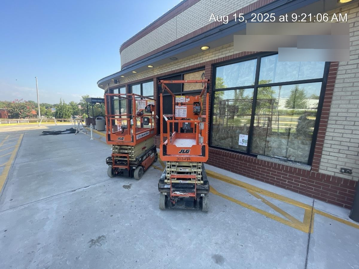 2023 JLG ES1932