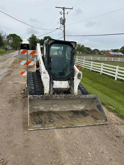 2020 Bobcat T740 74Hp T4, Cab/Heat/Air, Selectable Joystick Controls, Aux Hydraulics, Backup Alarm, P29 Performance Package, Rubber Tracks, Auto Ride Control, Reversing Fan, 7-Pin Attachment Control Kit