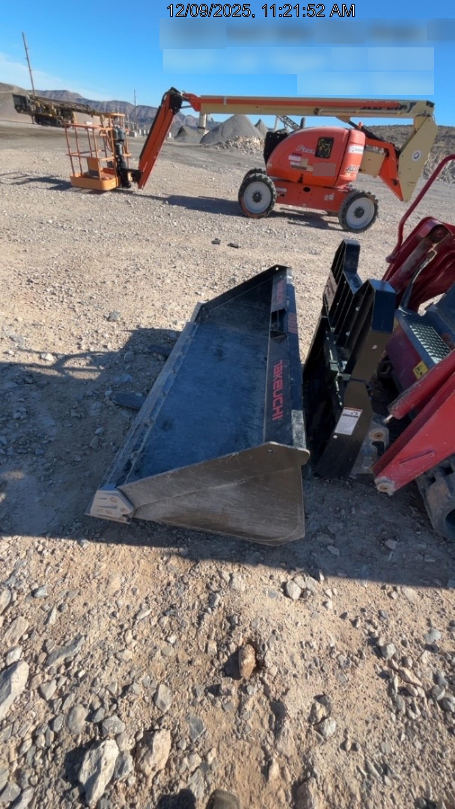 2025 TAKEUCHI 76" Smooth Bucket - Takeuchi