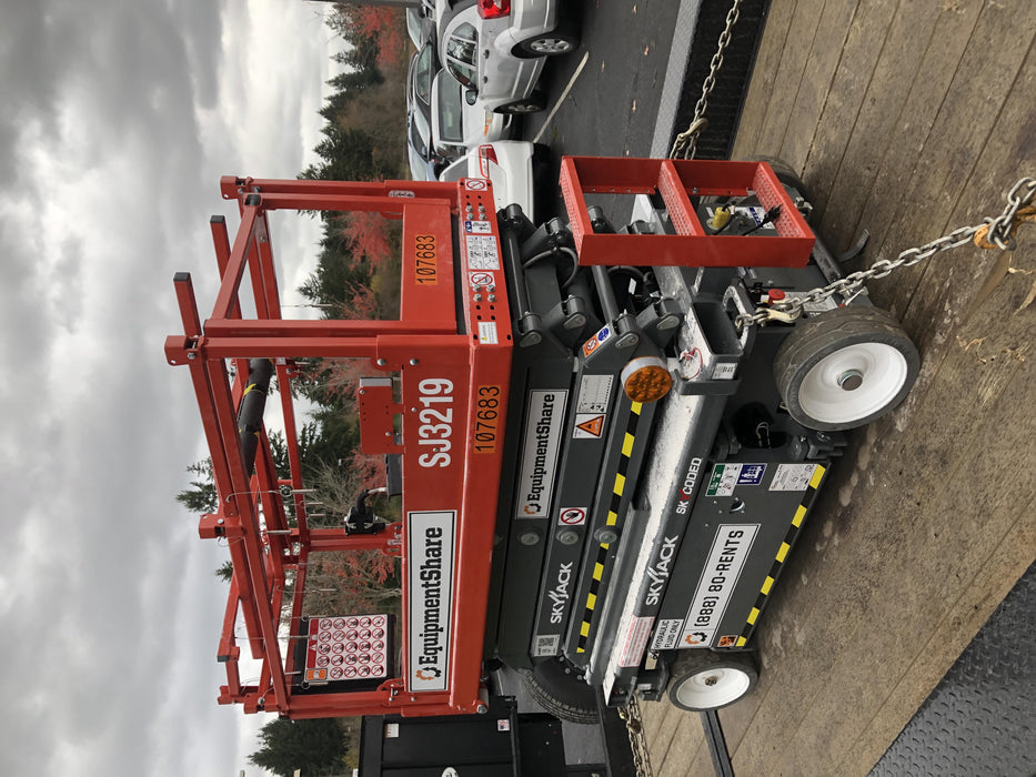 2020 Skyjack SJIII-3219 Solid NM Tires, Half height spring hinged entry gate, Dual Beacons, 800W Inverter