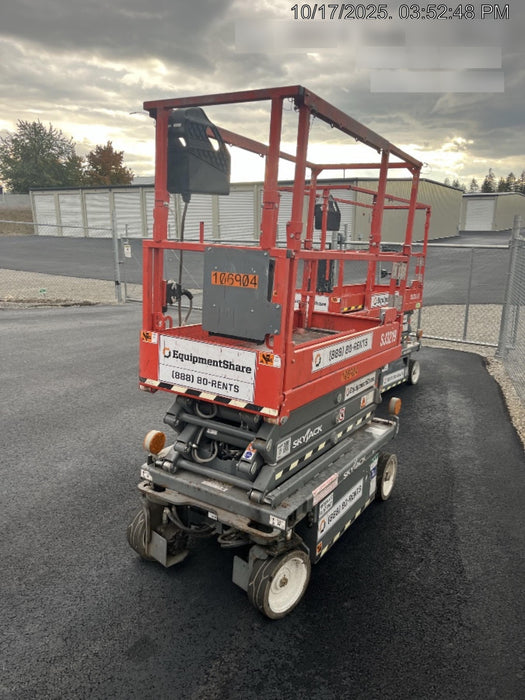 2020 Skyjack SJIII-3219 Solid NM Tires, Half height spring hinged entry gate, Dual Beacons, 800W Inverter