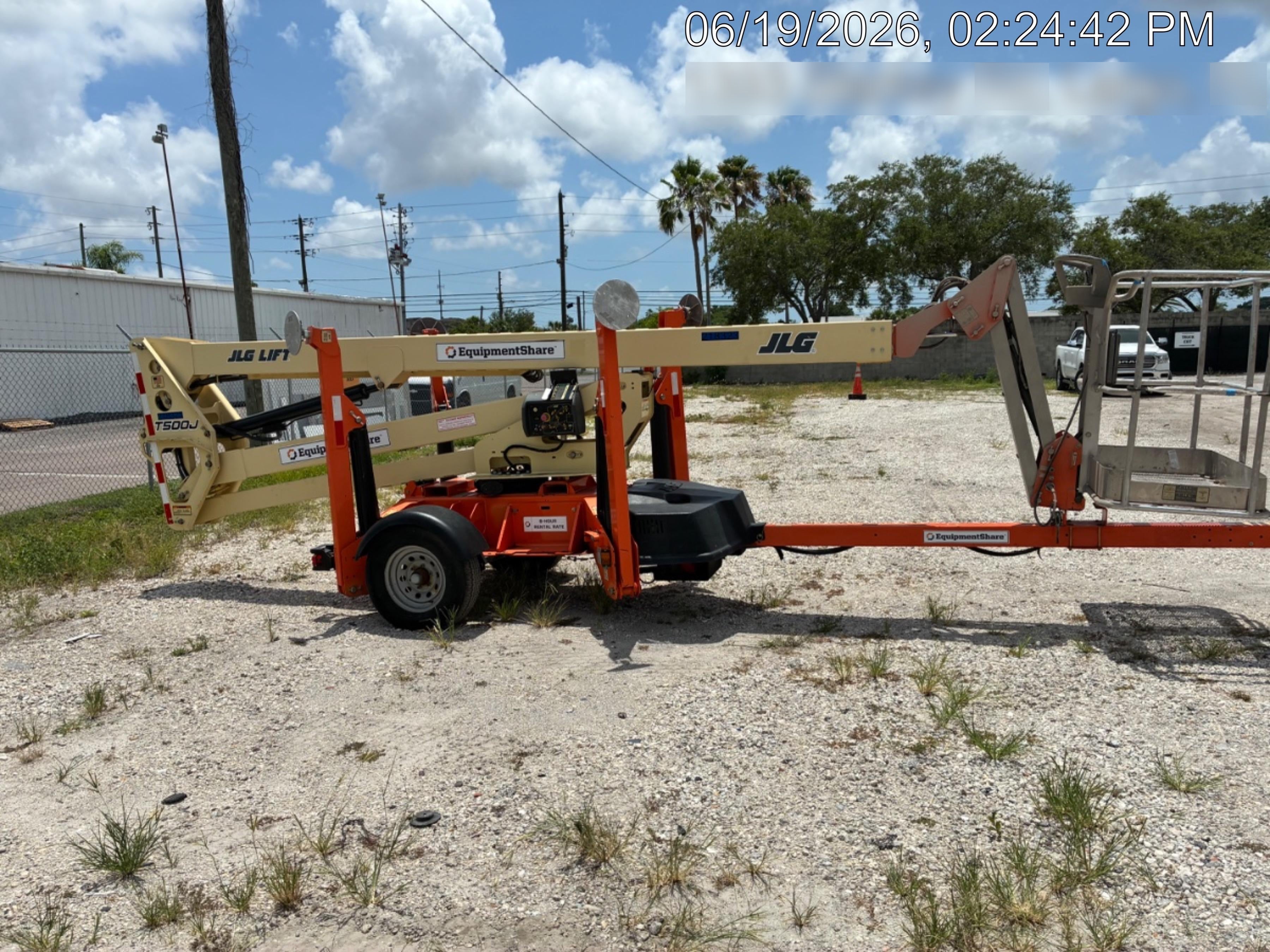 2022 JLG T500J