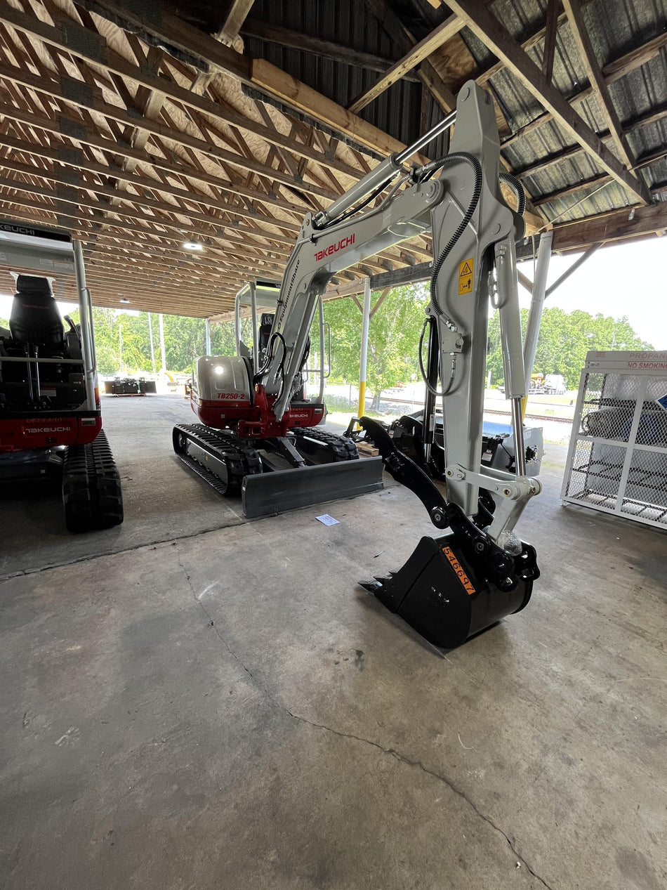 2025 TAKEUCHI TB250-2R