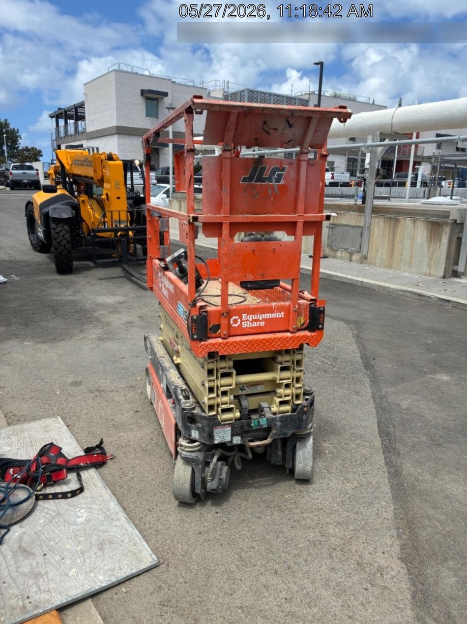 2023 JLG ES1932