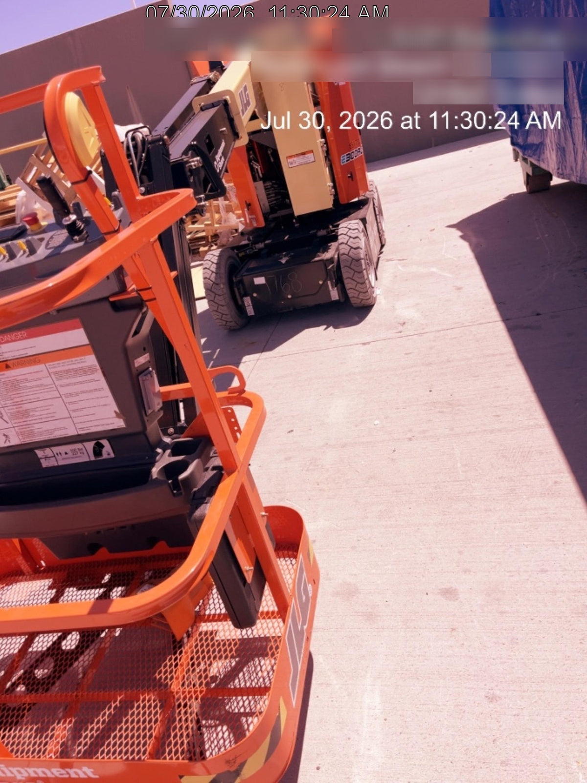 2025 JLG E300AJP