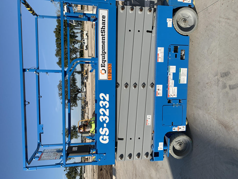 2020 Genie GS-3232 Standard, Folding half height swing gate