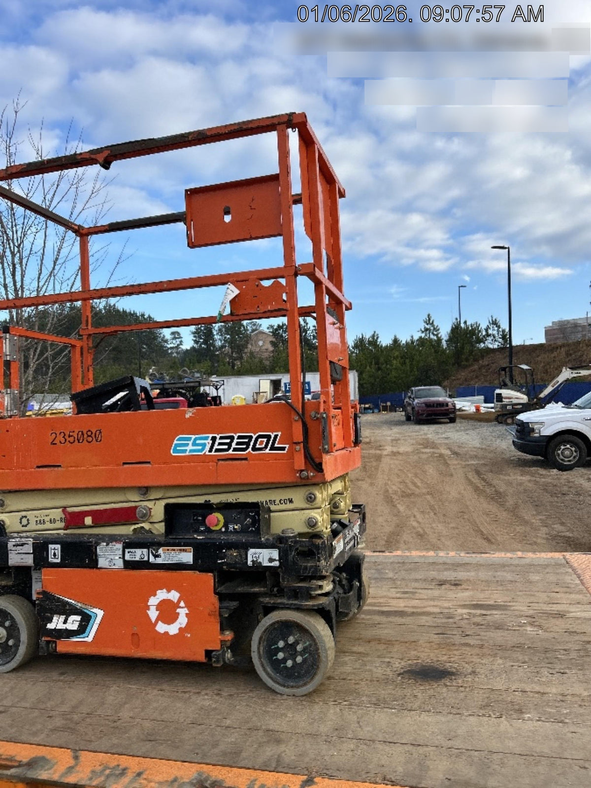 2022 JLG ES1330L