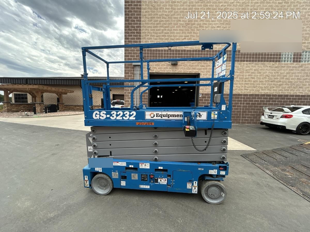 2023 GENIE GS-2632