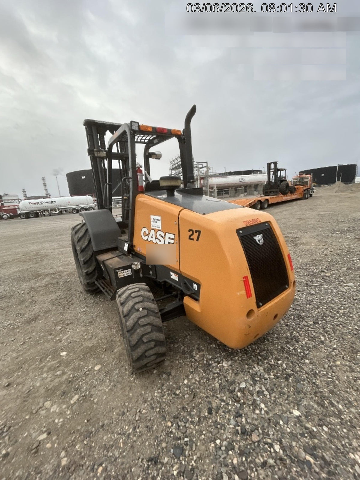 2023 CASE 588H
