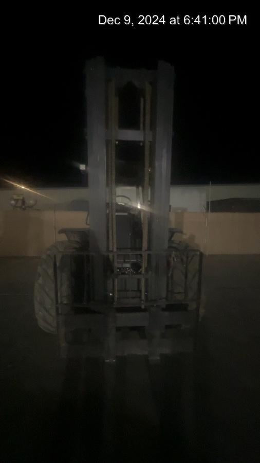 2023 CASE 588H