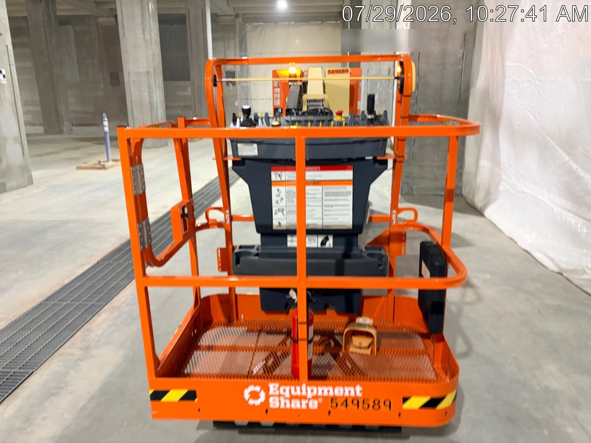 2025 JLG E300AJP