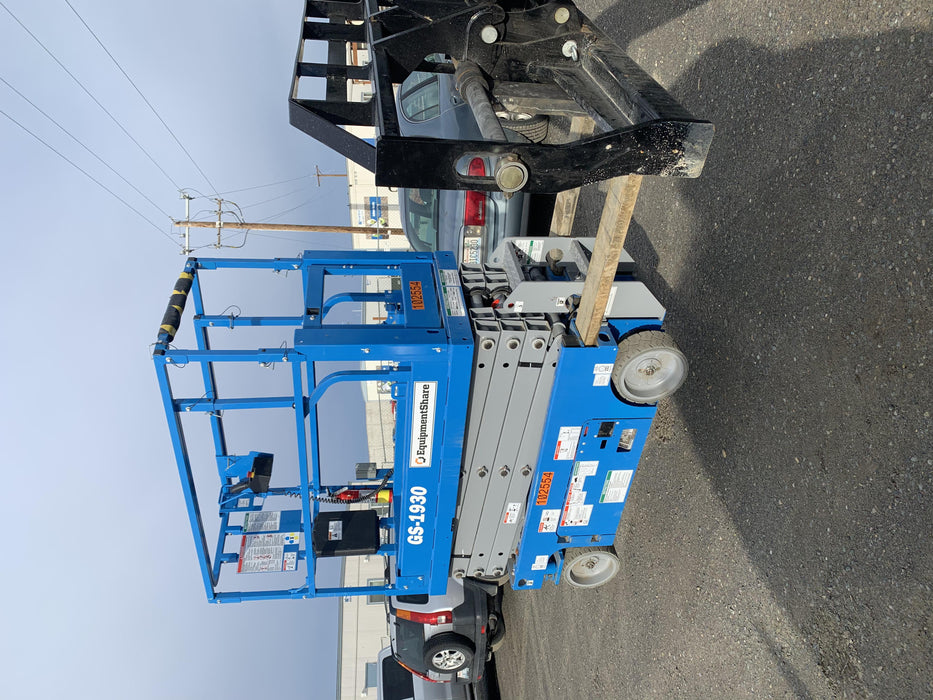 2020 Genie GS-1930 Solid Non Marking Tires, Beacon, Folding rails with half height swing gate, 800W Inverter