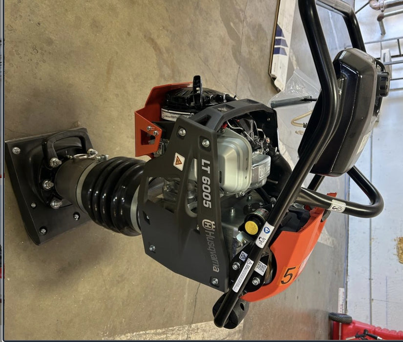 2025 HUSQVARNA LT6005