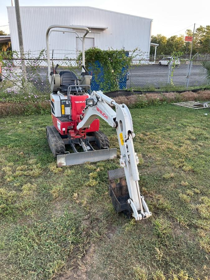 2023 TAKEUCHI TB210R