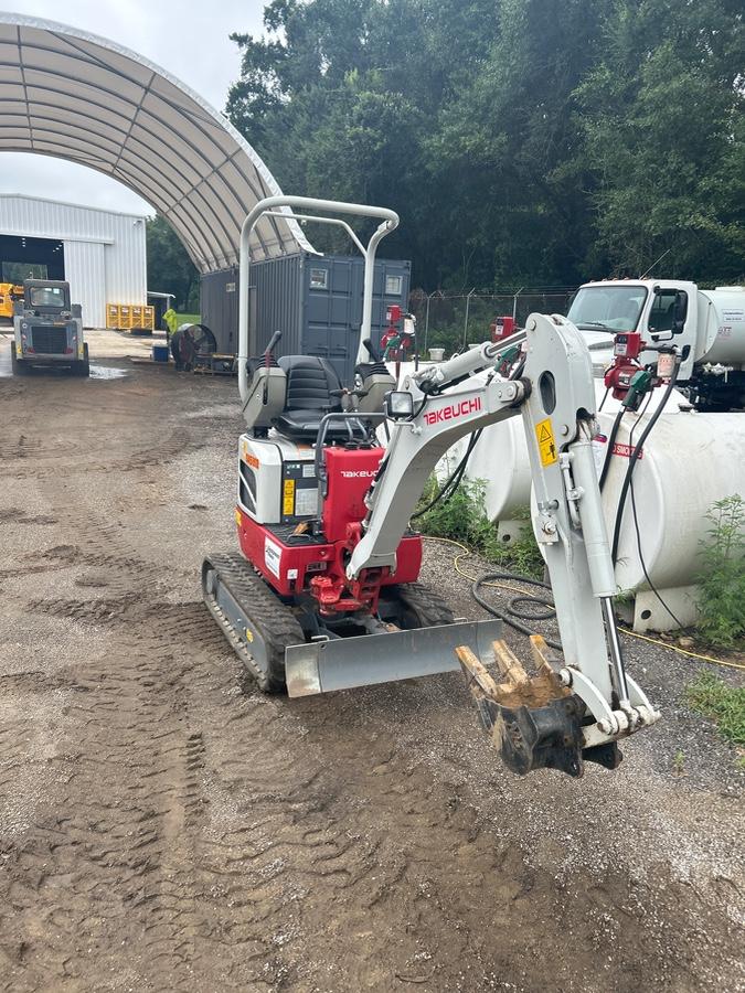 2023 TAKEUCHI TB210R