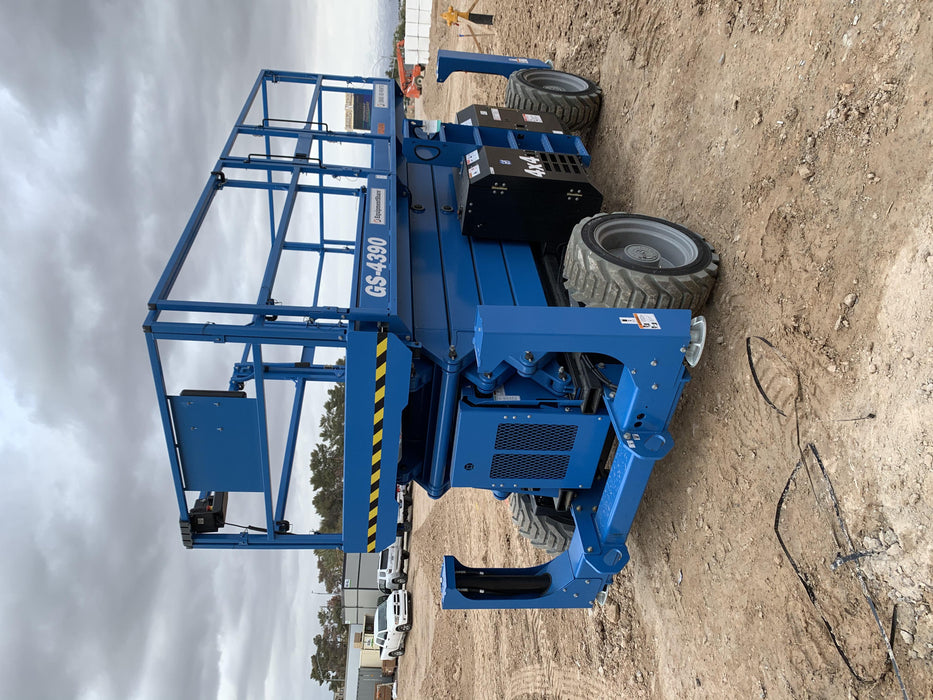 2020 GENIE GS-4390 RT