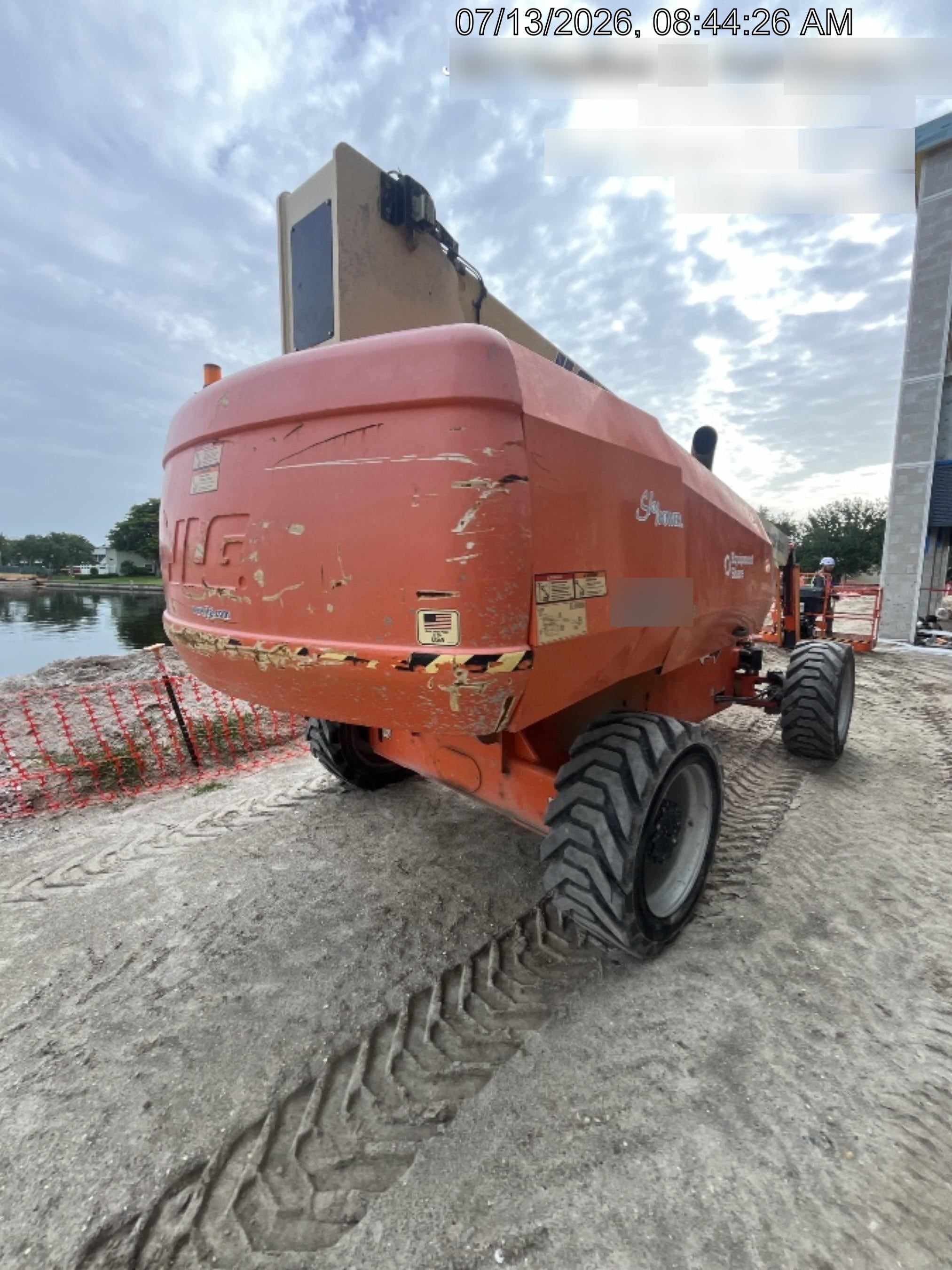 2022 JLG 860SJ