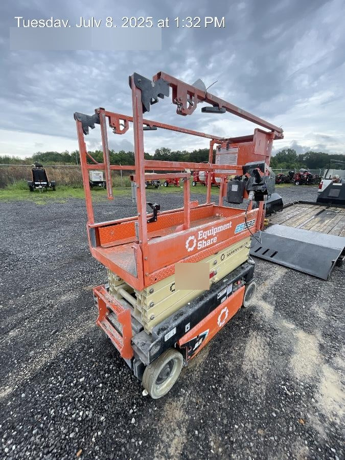 2022 JLG ES1932