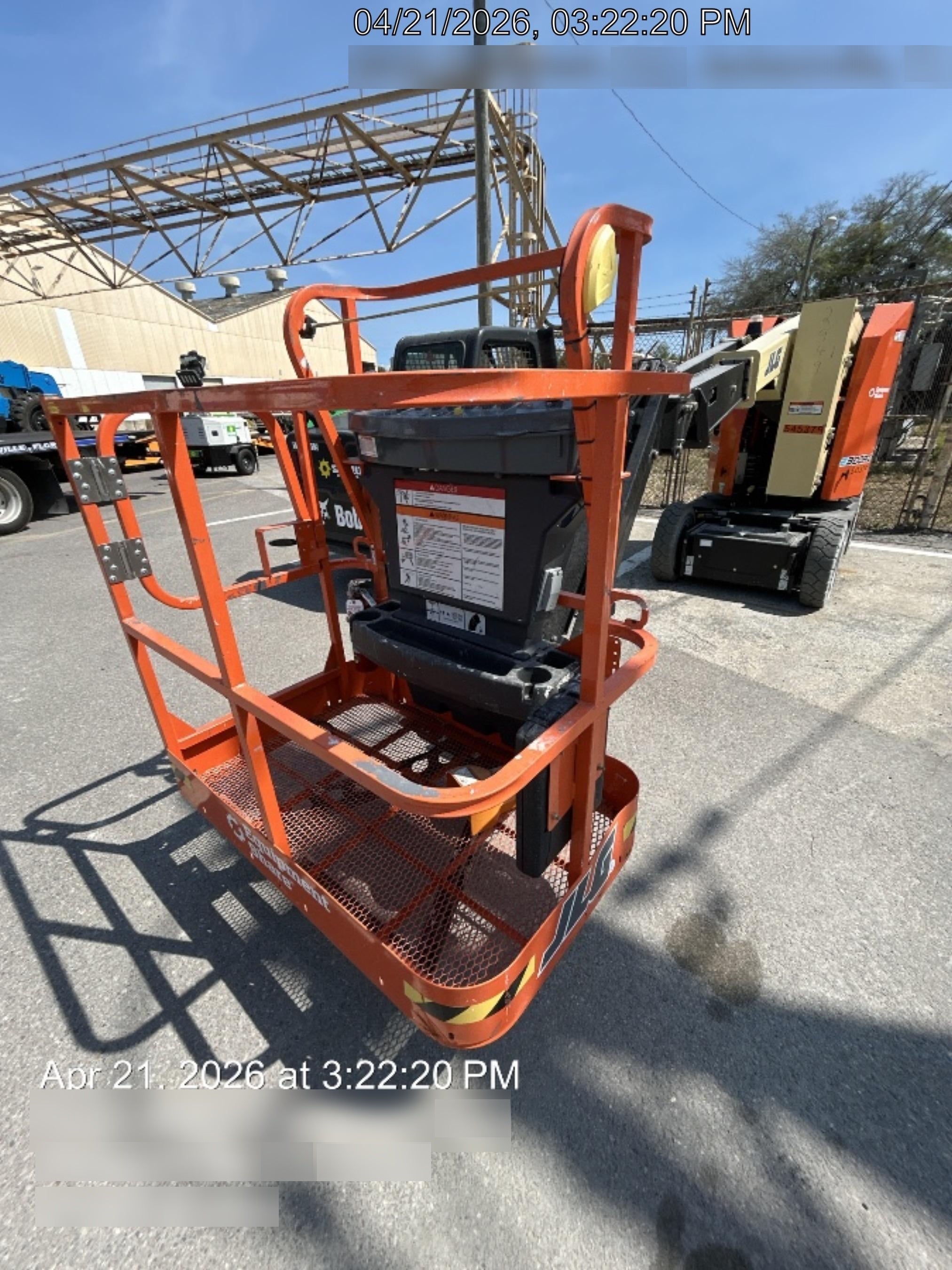 2025 JLG E300AJP