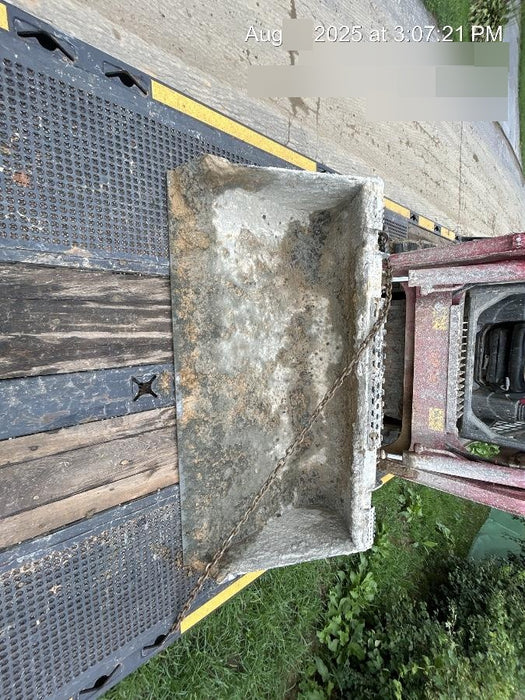 2025 EQUIPMENTSHARE 1006146 - 72" Smooth Bucket, CTL