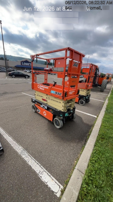 2024 JLG ES1932