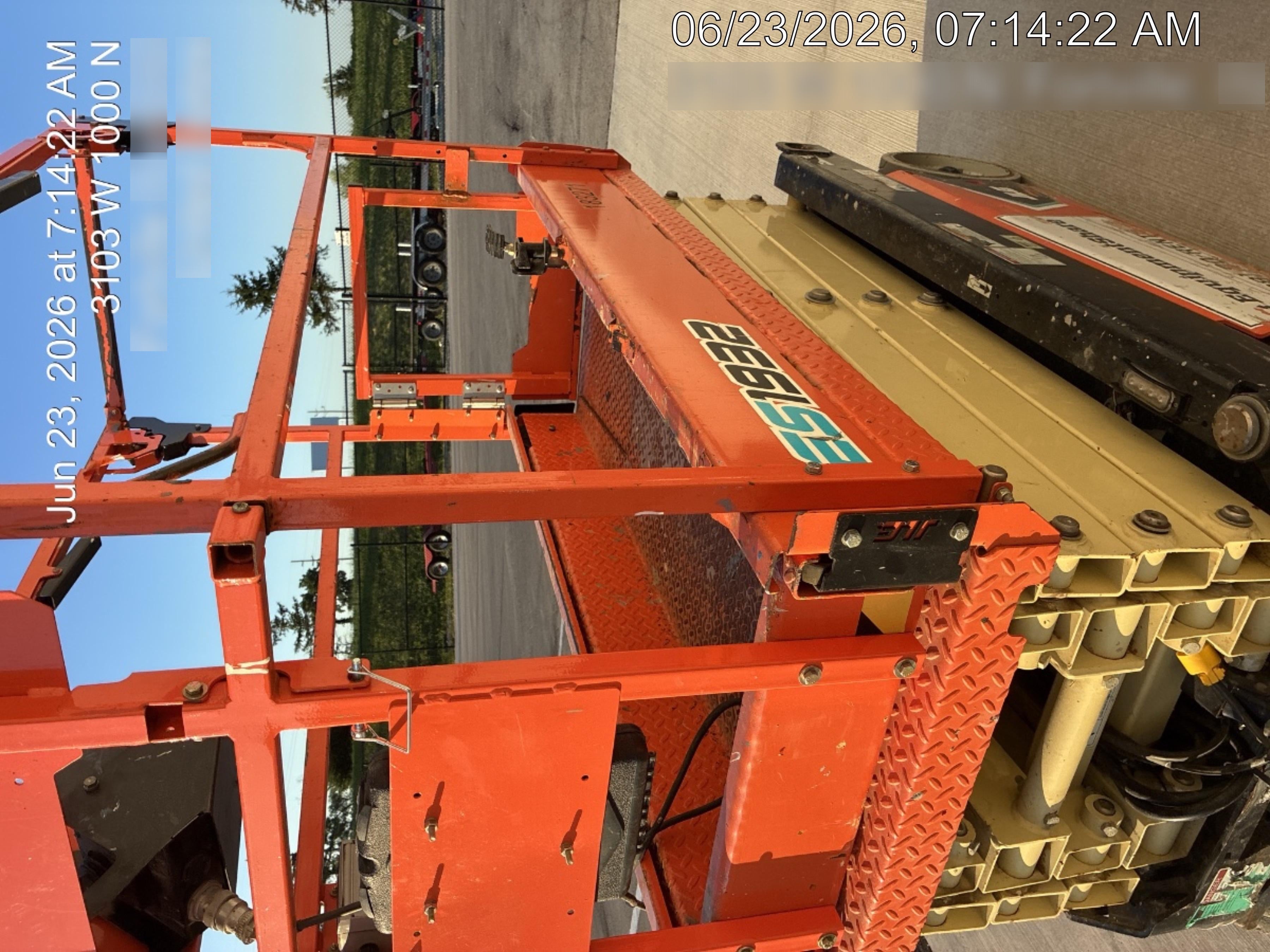 2021 JLG ES1932