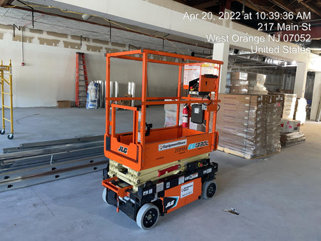 2022 JLG ES1330L