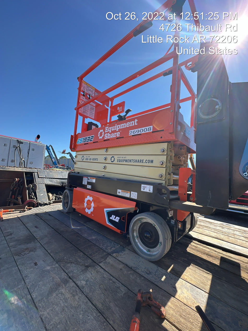 2022 JLG ES1932