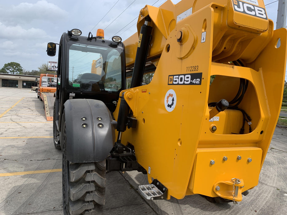 2020 JCB 509-42 Canopy, Solid Tires, Work Lights, Beacon, Aux Hydraulics, Back up Alarm, Lifting Eye, ES Decals