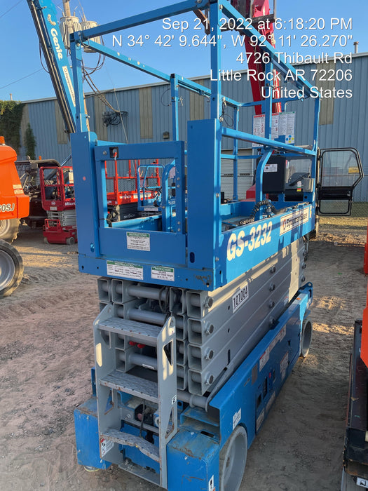 2020 Genie GS-3232 Standard, Folding half height swing gate