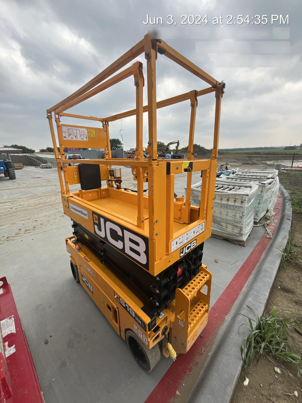 2024 JCB S1932E
