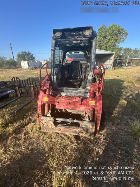 2019 Takeuchi TL10V2-CR Cab/Heat/AC, Rubber Tracks, Backup Alarm, Front & rear working Lights, Auxiliary Hydraulics, 2 Speed Travel, Engine Monitoring System, Hydraulic universal quick hitch w/76" HD smooth dirt bucket with bolt-on edge, 20.3 cubic feet capacity, 48" Pallet forks and frame