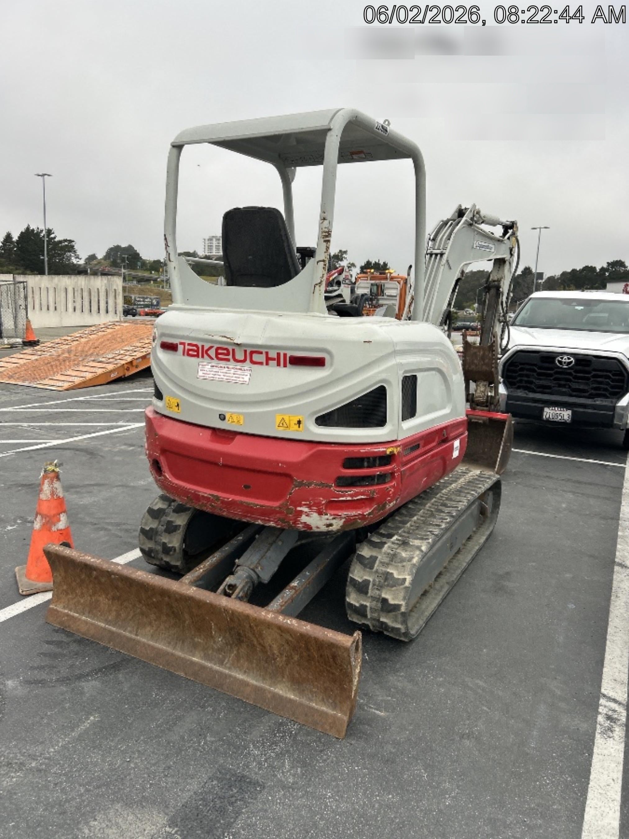 2022 TAKEUCHI TB235-2R