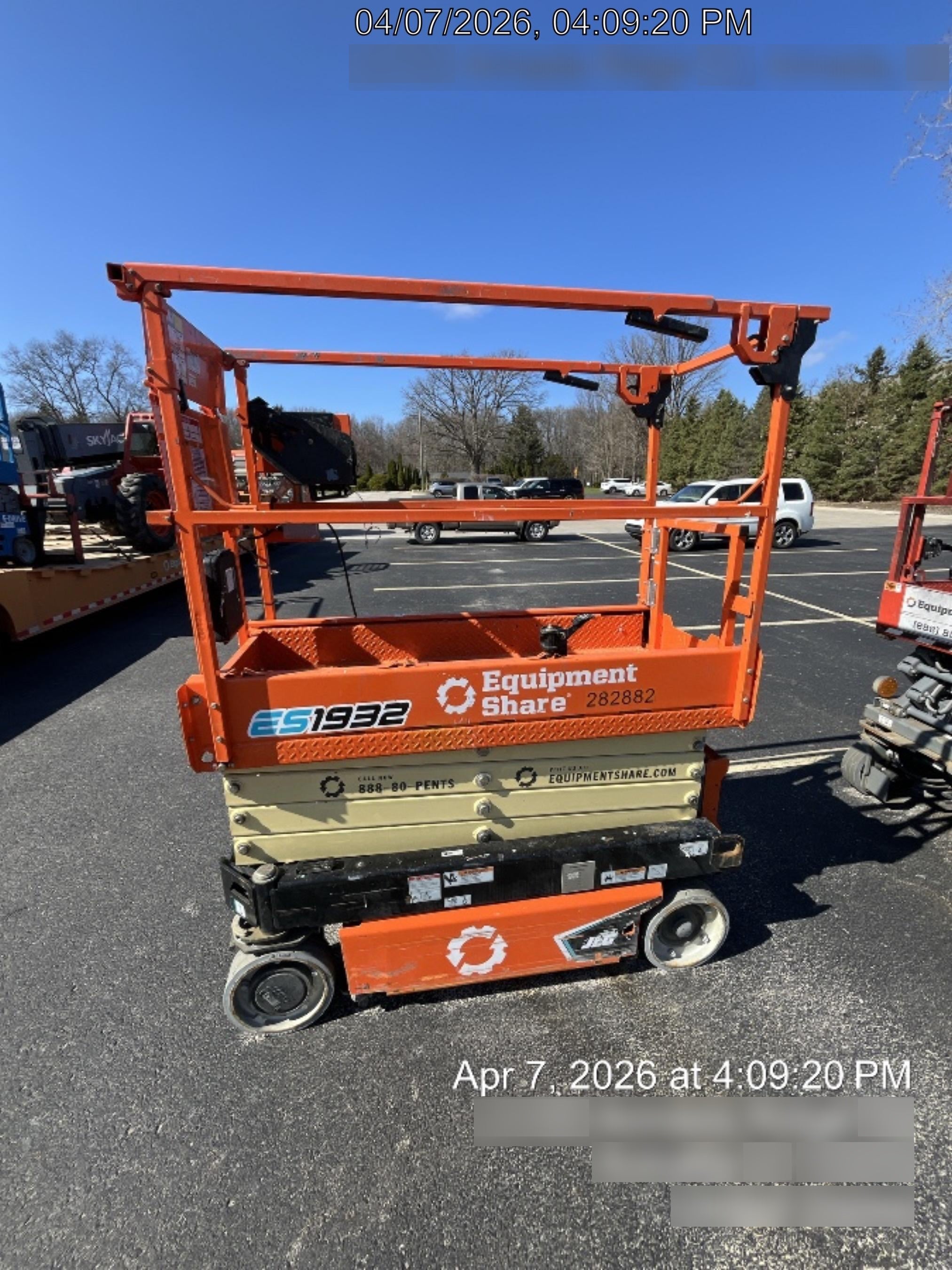 2022 JLG ES1932