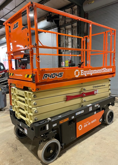 2023 JLG R4045